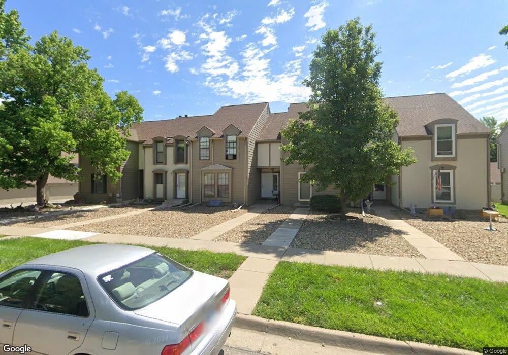 3324 SW Arrowhead Rd, Topeka, KS 66614 - photo 1