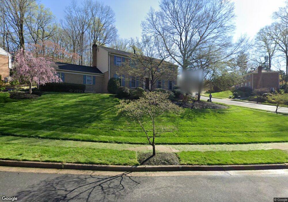 5812 Bent Twig Rd, McLean, VA 22101 - photo 1