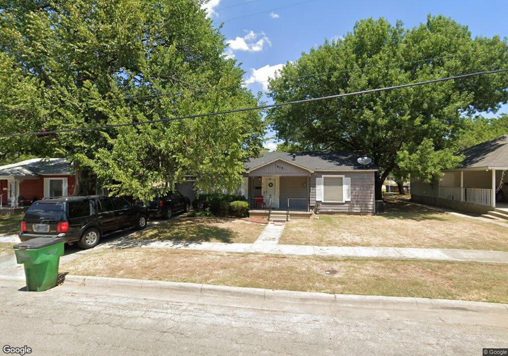 1413 Myrtle St, Gainesville, TX 76240 - photo 1