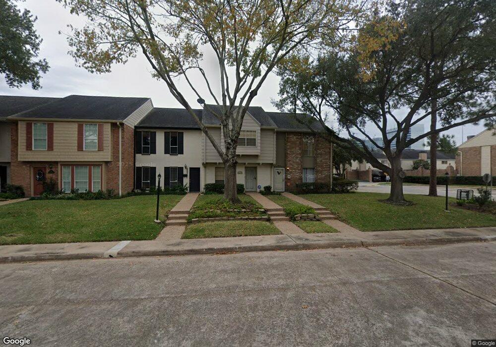 10219 Longmont Dr unit 36, Houston, TX 77042 - photo 1