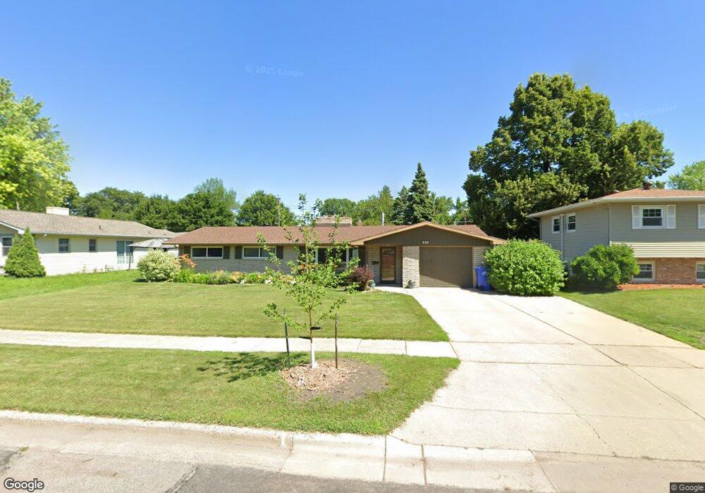 305 29th Ave N, Fargo, ND 58102 - photo 1