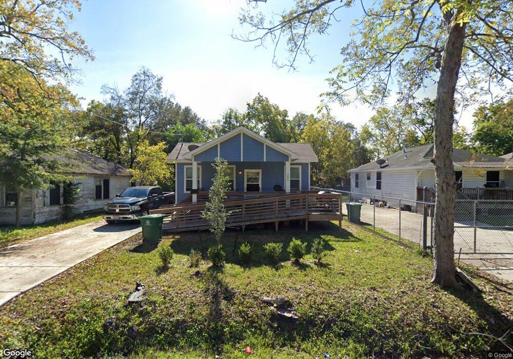 806 Neyland St, Houston, TX 77022 - photo 1