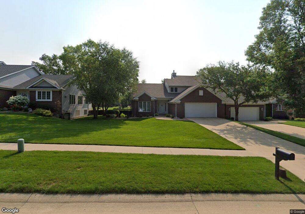 3700 River Ridge Dr NE unit 3700, Cedar Rapids, IA 52402 - photo 1