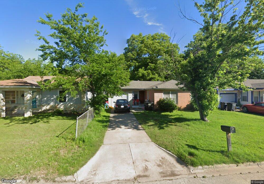 912 Bales St, Cleburne, TX 76033 - photo 1