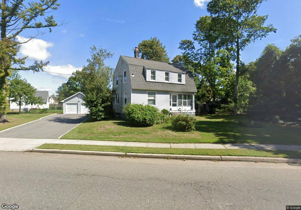 325 Grant Ave, Islip, NY 11751 - photo 1