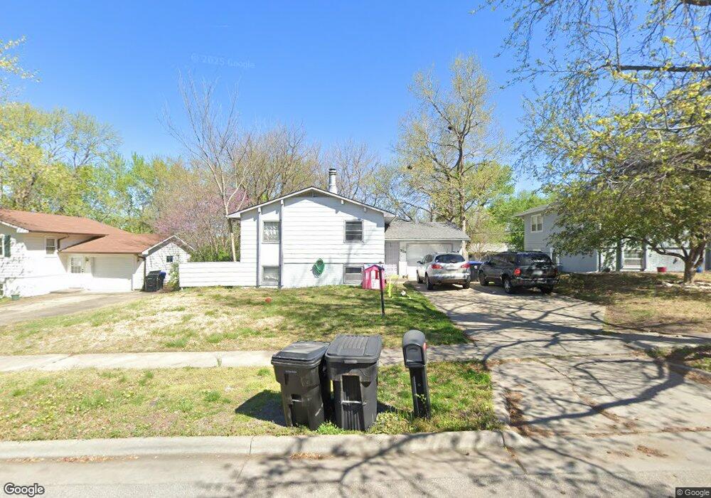 5128 SW 33rd St, Topeka, KS 66614 - photo 1