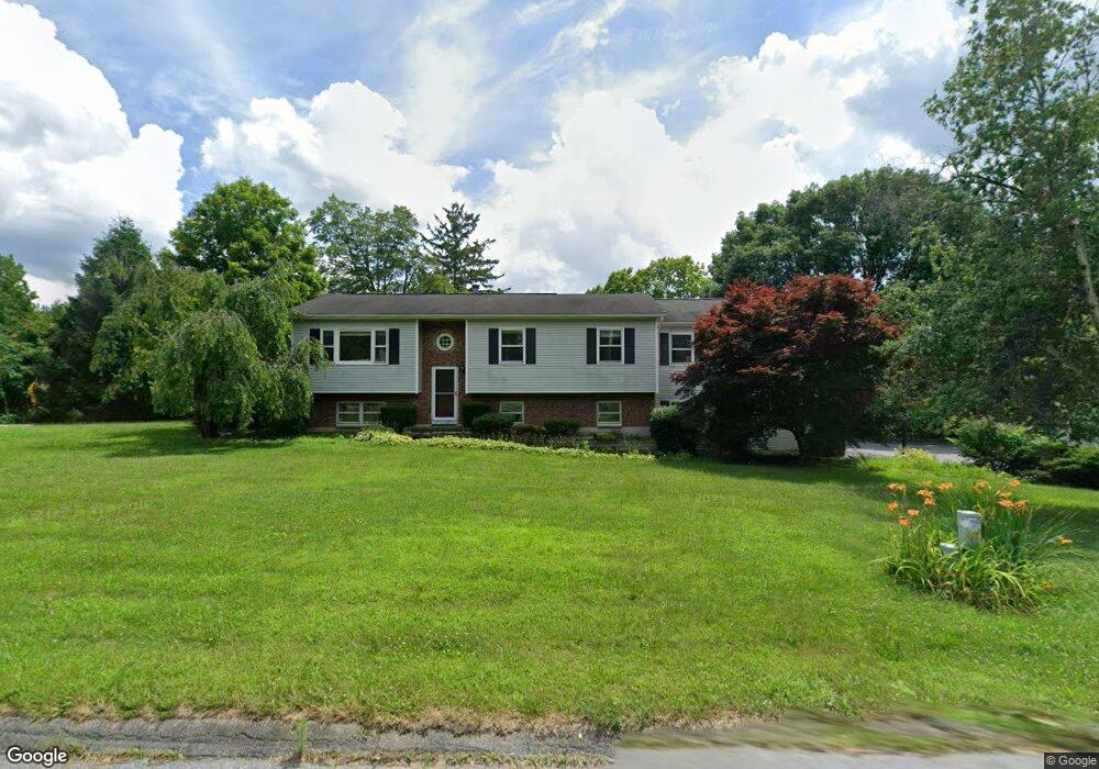 2 Mollys Way, Poughkeepsie, NY 12601 - photo 1