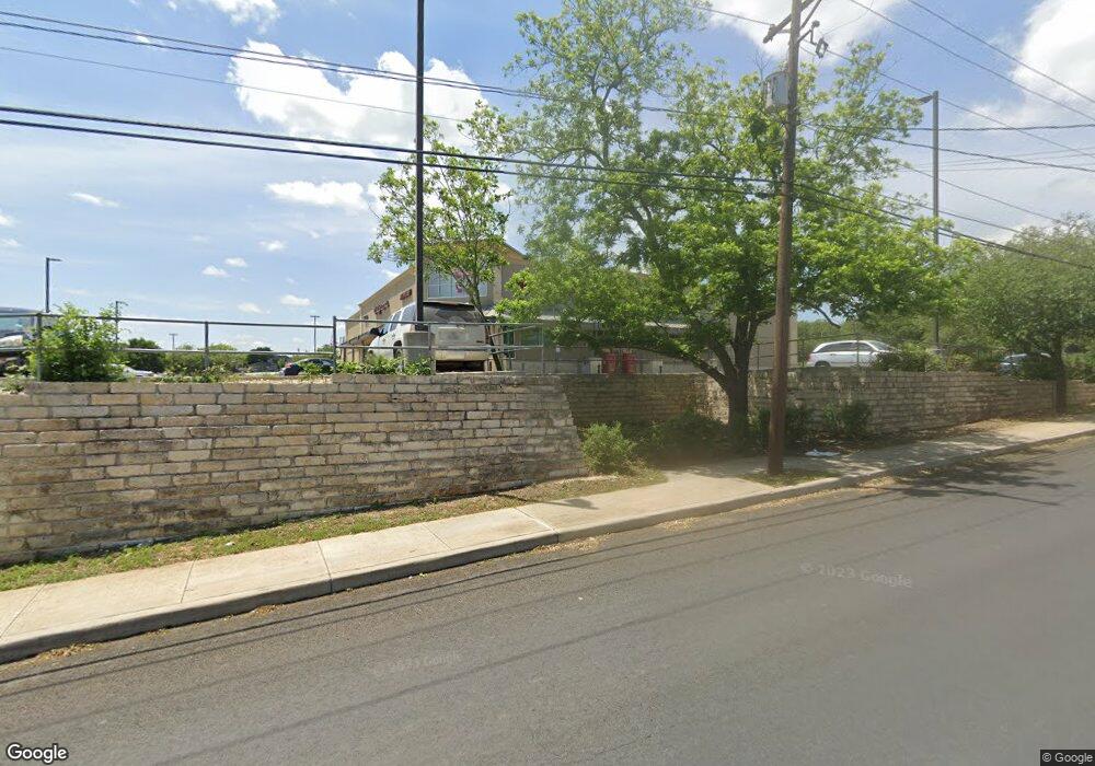 704 S Adams St, Fredericksburg, TX 78624 - photo 1