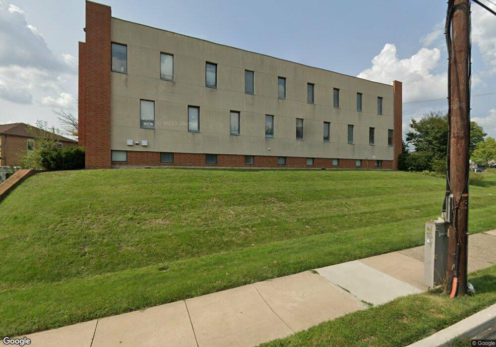 1010 W Chester Pike unit 303, Havertown, PA 19083 - photo 1