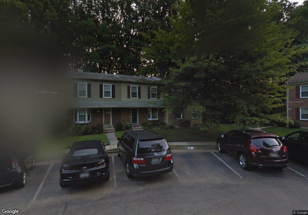 6418 Old Scotts Ct, Springfield, VA 22152 - photo 1