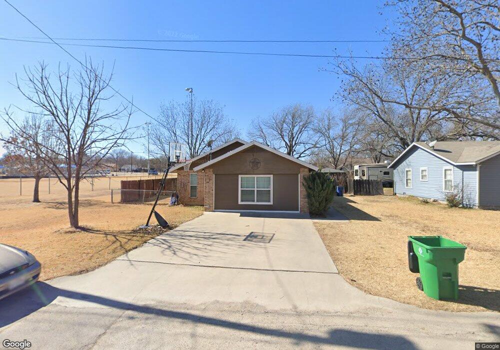 405 N Cates St, Decatur, TX 76234 - photo 1