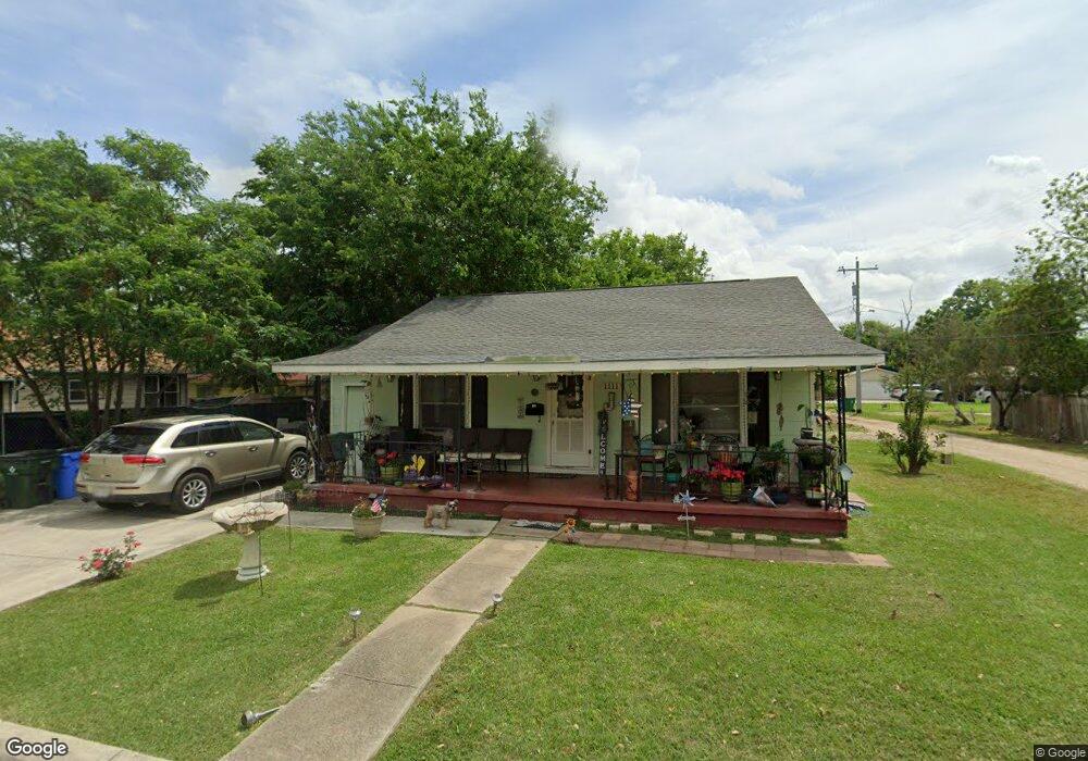1111 N Cherry St, Seguin, TX 78155 - photo 1
