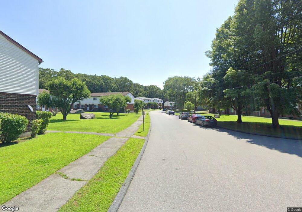 135 Sandy Ln unit 135, Norwich, CT 06360 - photo 1