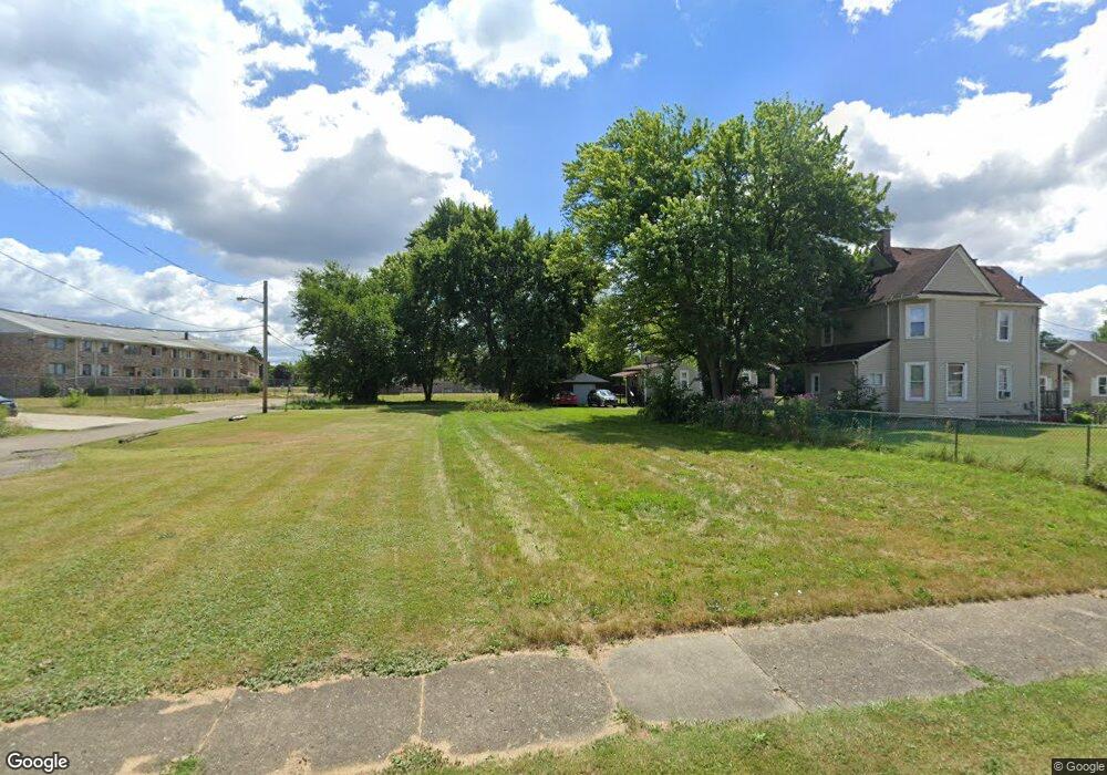 810 Gibbs Ave NE, Canton, OH 44705 - photo 1