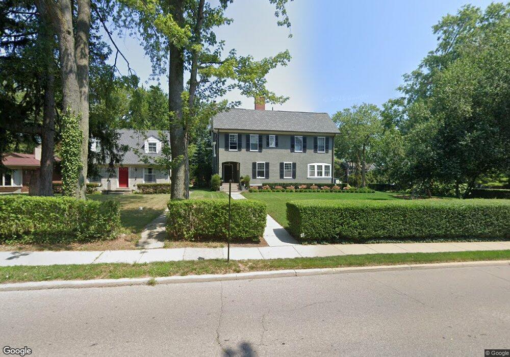 34 Moross Rd, Grosse Pointe Farms, MI 48236 - photo 1