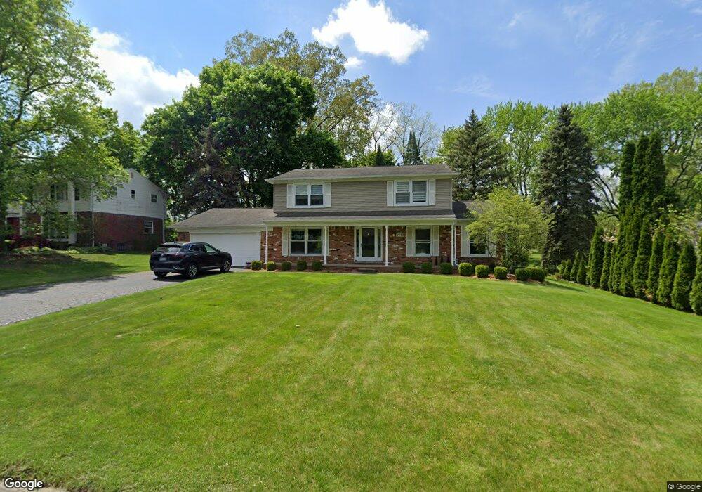 2972 Rambling Way, Bloomfield Hills, MI 48302 - photo 1