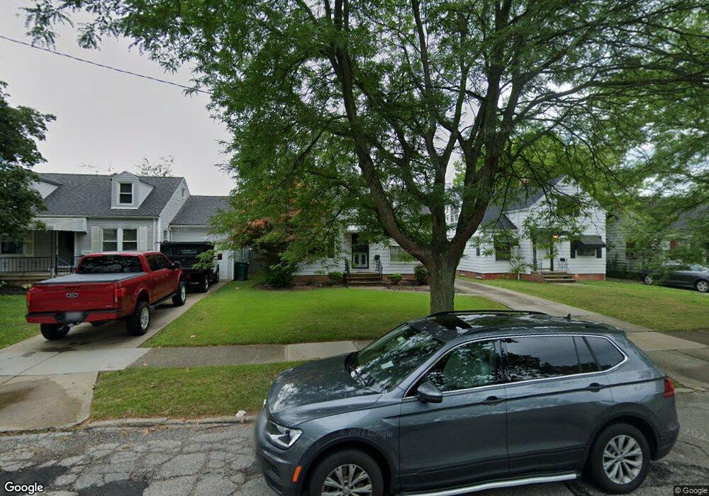 20806 Raymond St, Maple Heights, OH 44137 - photo 1