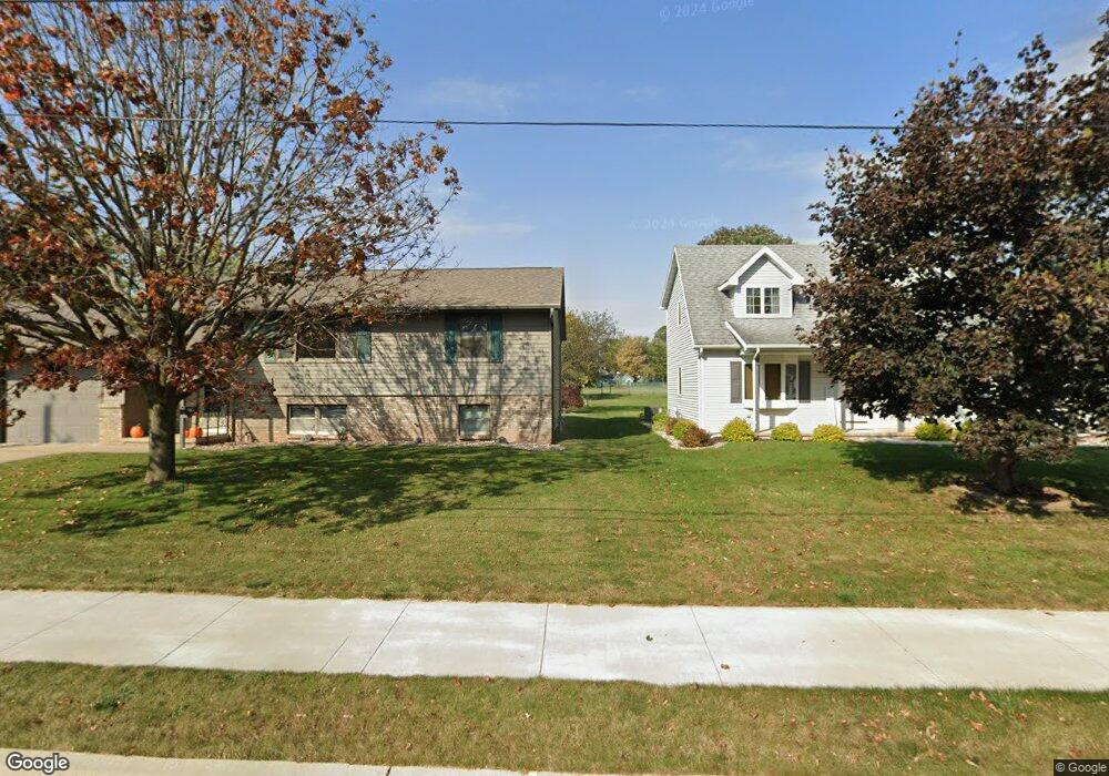 118 Elm St, Combined Locks, WI 54113 - photo 1