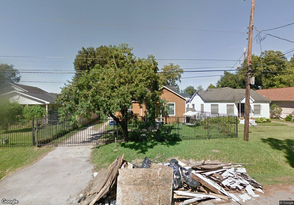 617 Frisco St, Houston, TX 77022 - photo 1