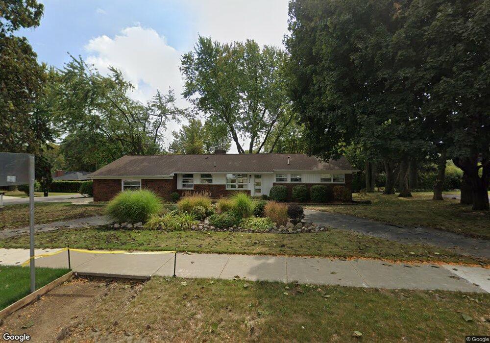 110 E Square Lake Rd, Bloomfield Hills, MI 48304 - photo 1