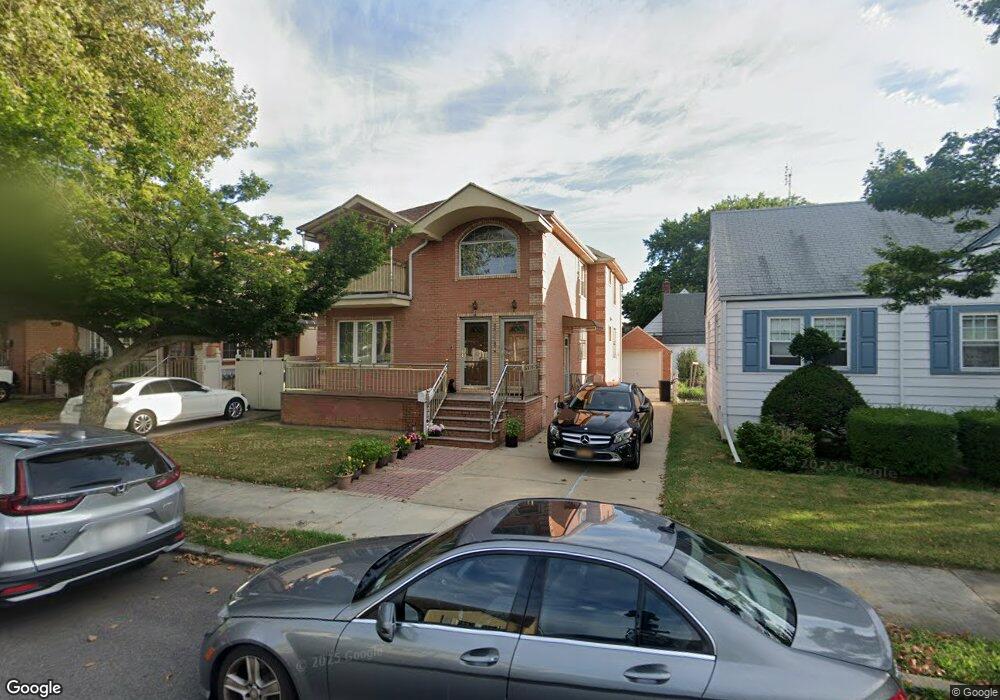 241-43 85th Rd unit 2nd Fl, Jamaica, NY 11426 - photo 1