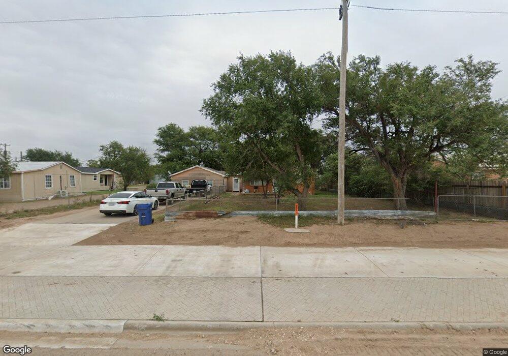 1010 N Maddox Ave, Dumas, TX 79029 - photo 1