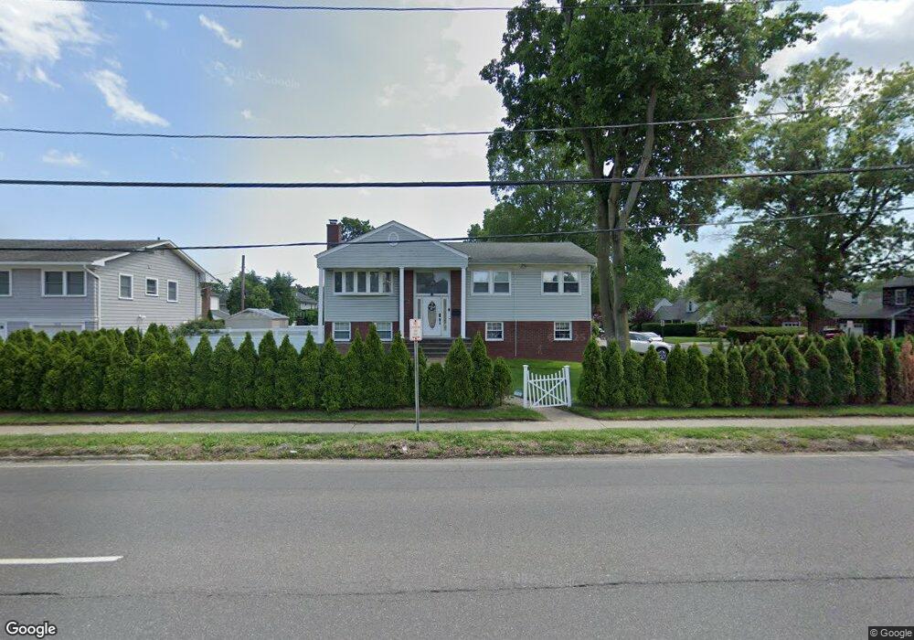 412 Old Country Rd, Garden City, NY 11530 - photo 1