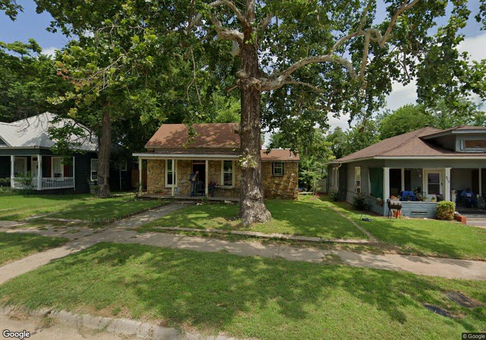 829 W Shepherd St, Denison, TX 75020 - photo 1