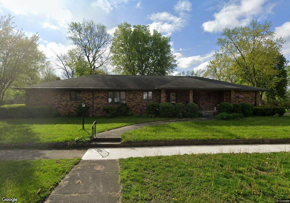 300 N Ottawa St, Lincoln, IL 62656 - photo 1