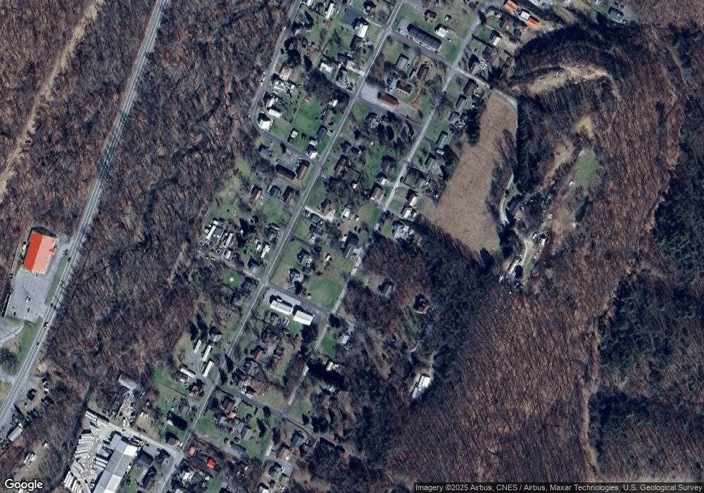 179 N Laurel Ave, Berkeley Springs, WV 25411 - photo 1