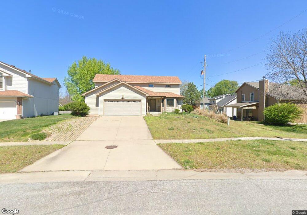 5674 SW 34th St, Topeka, KS 66614 - photo 1