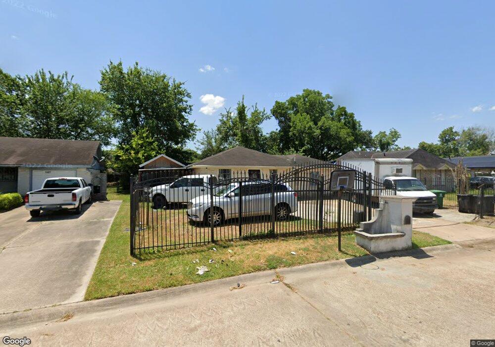 1411 Rainy River Dr, Houston, TX 77088 - photo 1