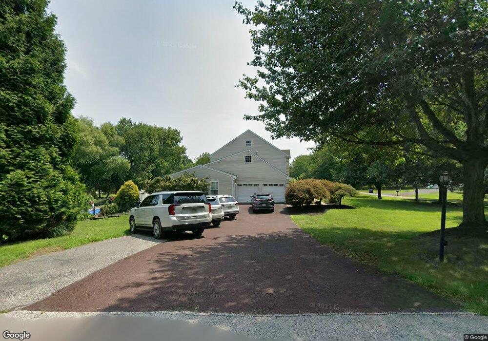 102 Diane Cir, Norristown, PA 19403 - photo 1