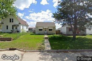 825 Knoll Ave, Waterloo, IA 50701