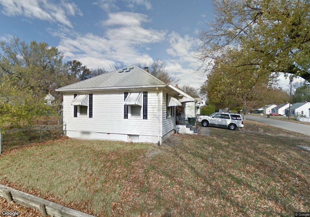 1145 SW Cambridge Ave, Topeka, KS 66604 - photo 1