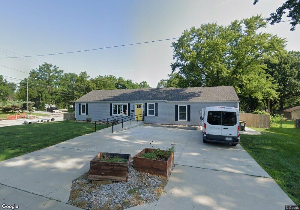 11820 W 69th St, Shawnee, KS 66203 - photo 1