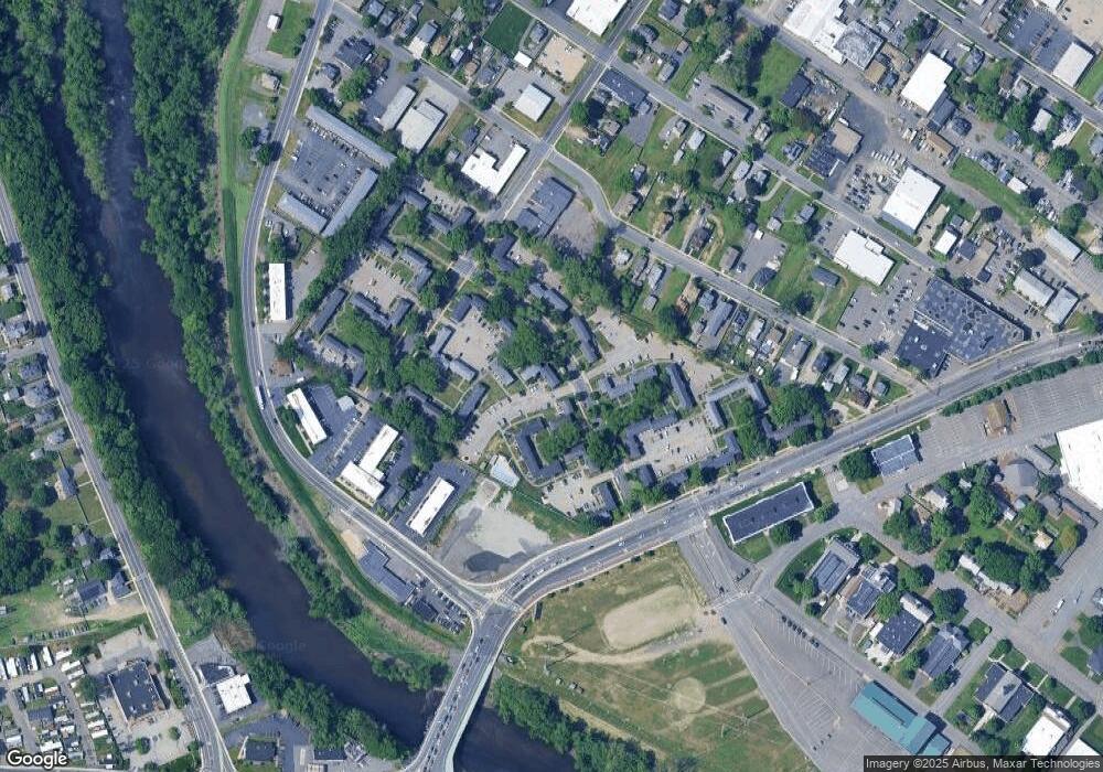 47 Colony Rd unit 1B  47, West Springfield, MA 01089 - photo 1