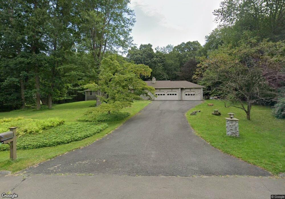 6 Fox Run Ln S, Newtown, CT 06470 - photo 1