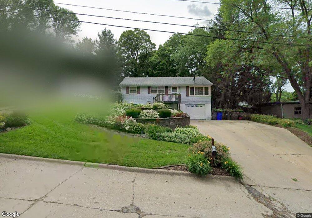 146 26th St NW, Cedar Rapids, IA 52405 - photo 1