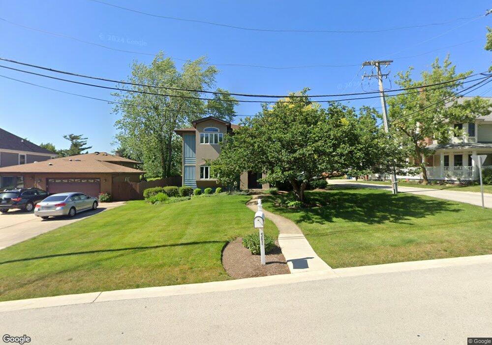 561 W Fay Ave, Elmhurst, IL 60126 - photo 1