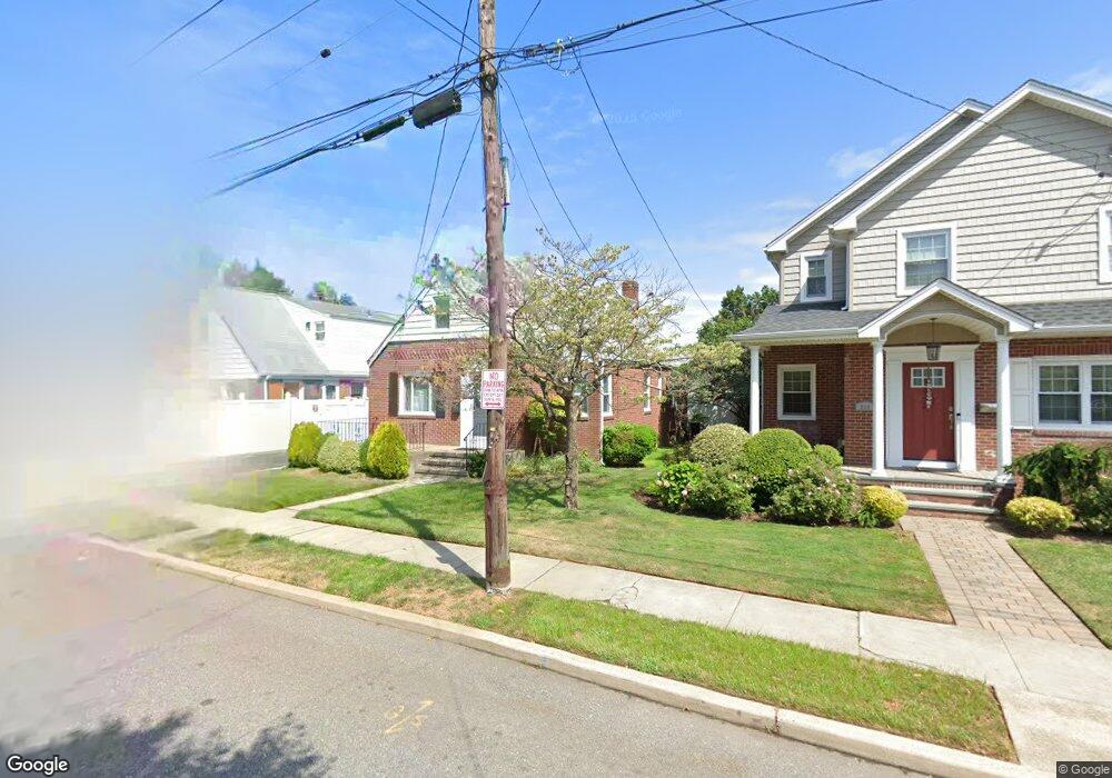 620 9th St, West Hempstead, NY 11552 - photo 1