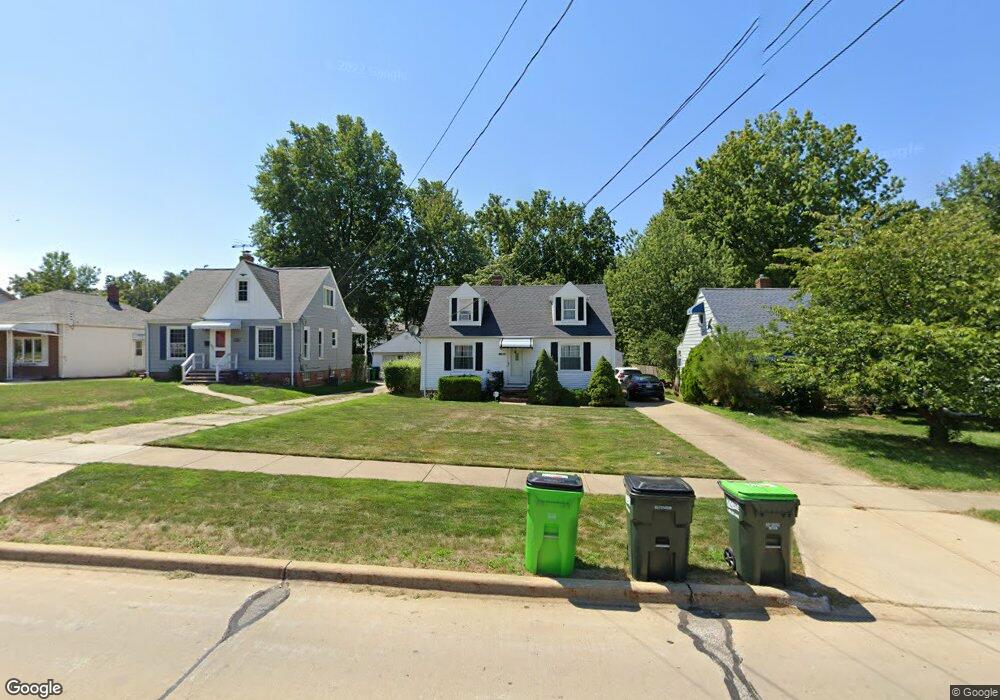 1748 E 300th St, Wickliffe, OH 44092 - photo 1