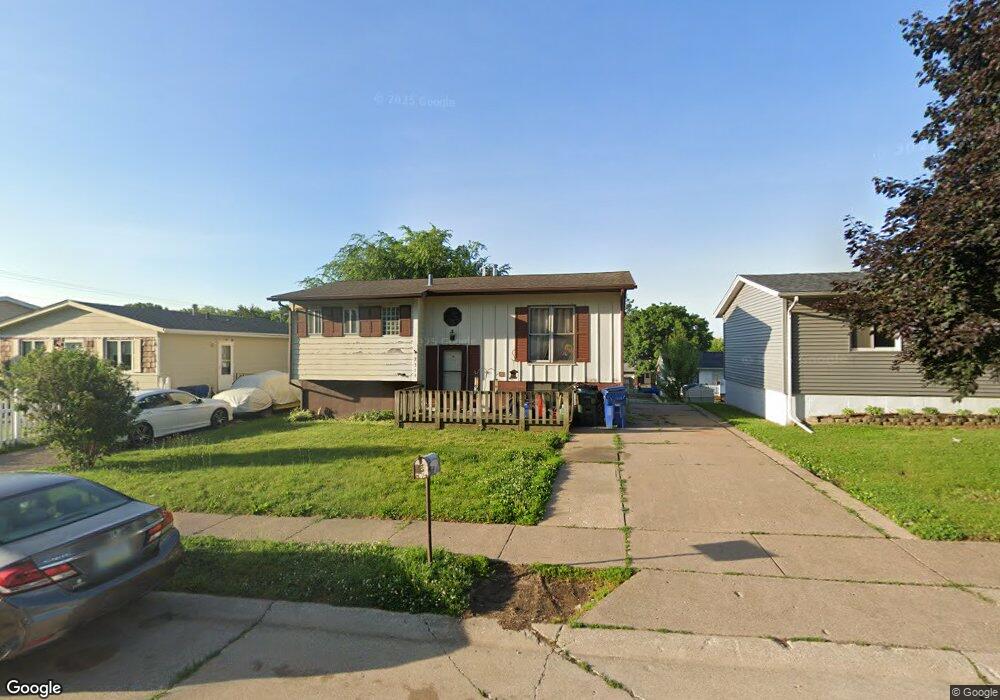 2319 W 58th St, Davenport, IA 52806 - photo 1