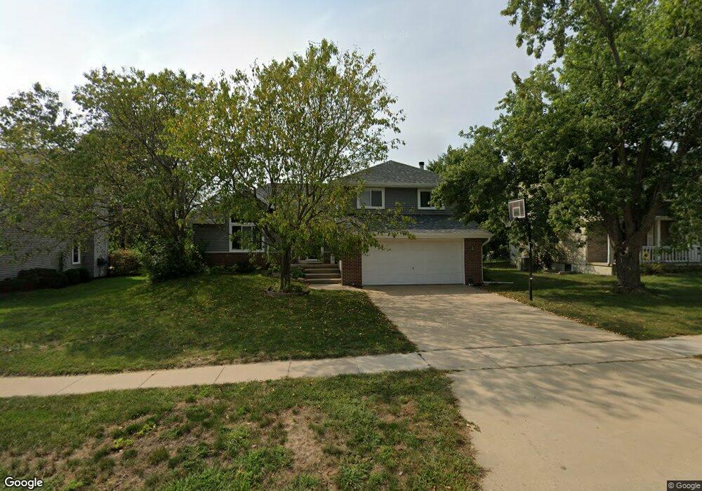4101 Riverside Dr NE, Cedar Rapids, IA 52411 - photo 1
