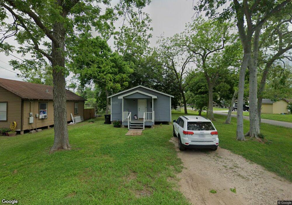 402 E Camp St, Brazoria, TX 77422 - photo 1