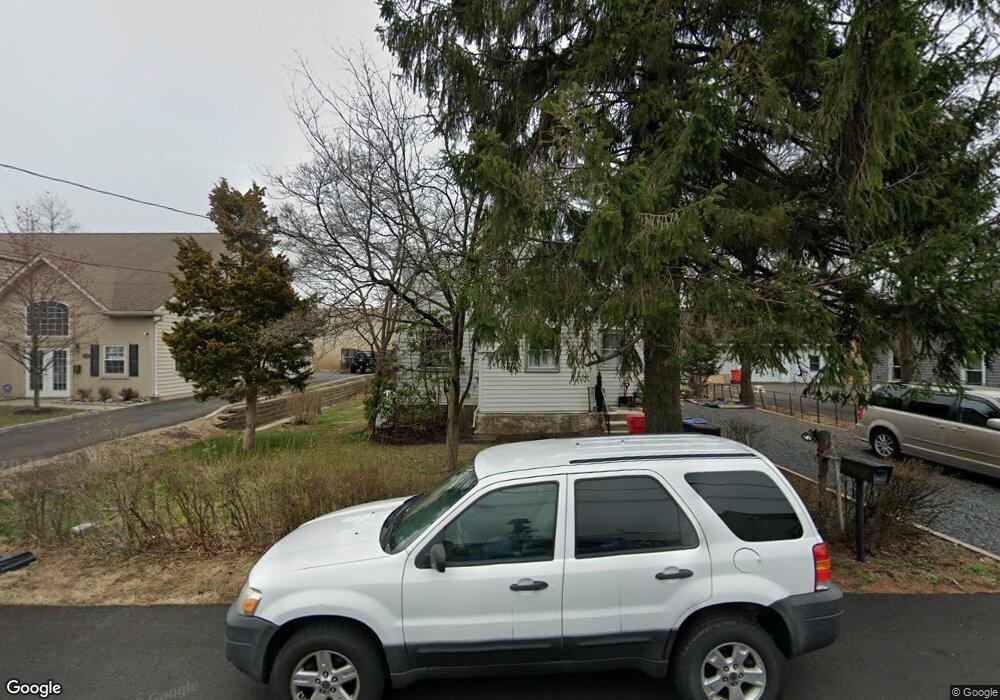 661 Catherine St, Warminster, PA 18974 - photo 1