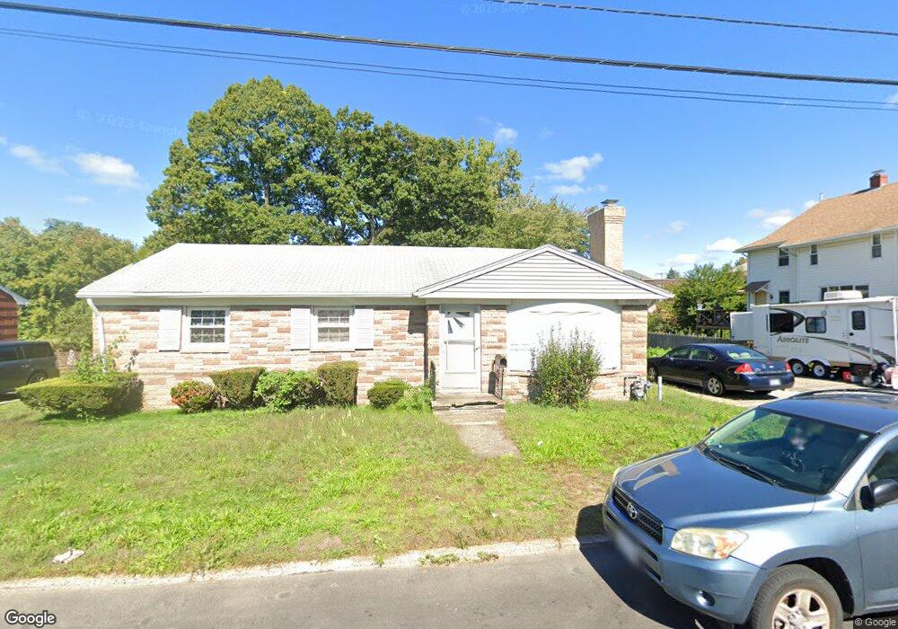 31 Prentice Ave, Pawtucket, RI 02860 - photo 1