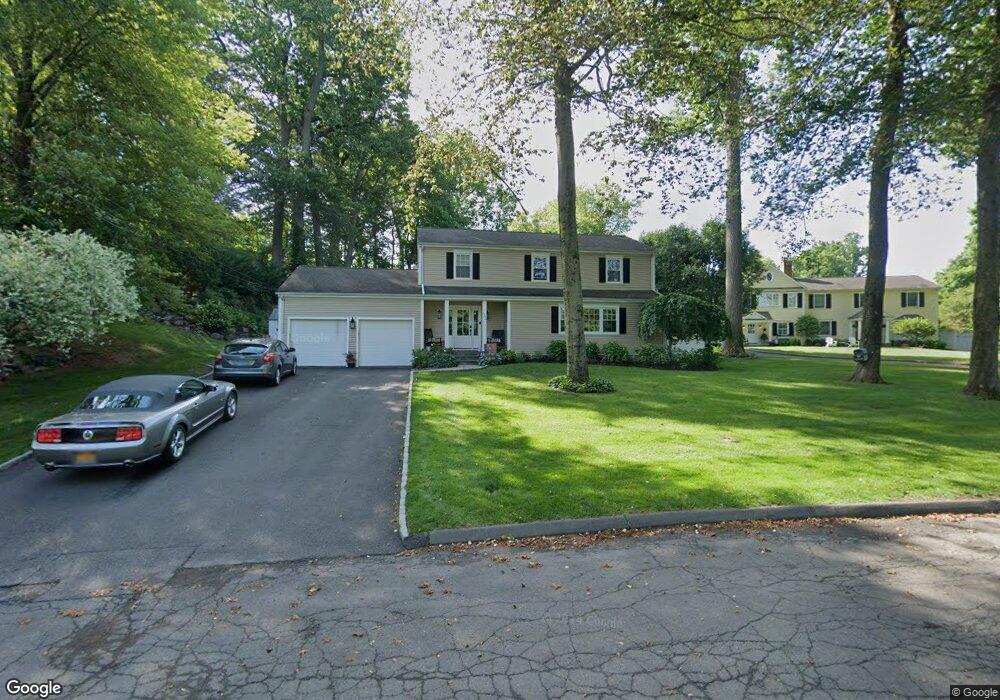 32 Club Cir, Stamford, CT 06905 - photo 1