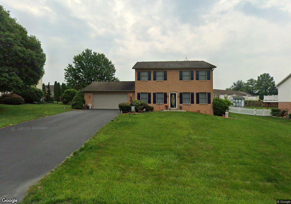 2810 Fillmore Dr, Chambersburg, PA 17201 - photo 1