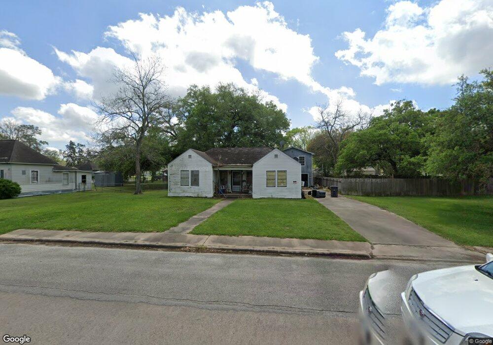 2612 4th St, Bay City, TX 77414 - photo 1